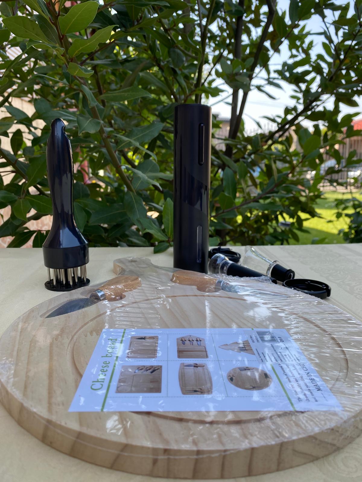 Pachet Casa Gourmet 3 în 1 – Set Bucătărie Premium cu Desfăcător Vin, Fragezitor și Tocător Brânzeturi - trendyo.ro