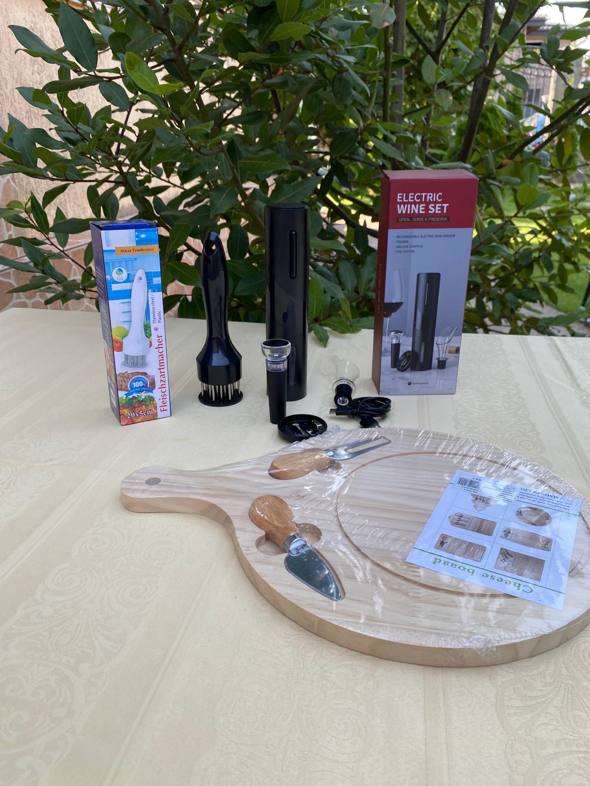 Pachet Casa Gourmet 3 în 1 – Set Bucătărie Premium cu Desfăcător Vin, Fragezitor și Tocător Brânzeturi - trendyo.ro