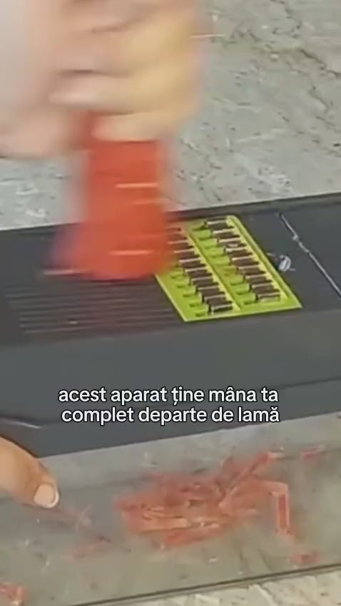 Încarcă clipul video: 