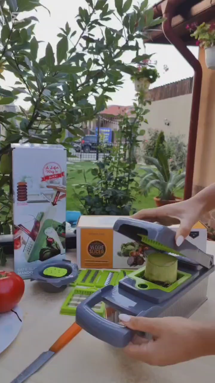 Încarcă clipul video: 